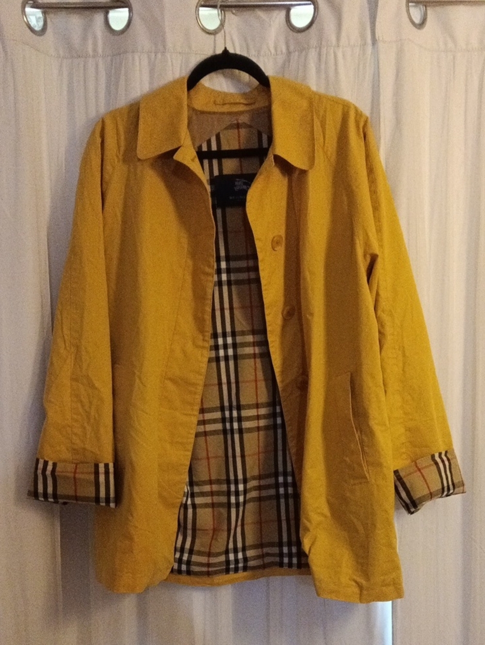 Burberry Yellow Rain Coat with Iconic Check Lining - Picture 2 of 2
